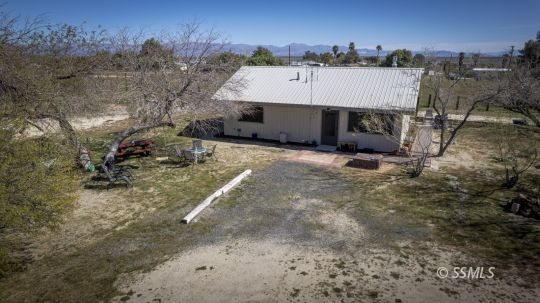 Property Photo:  7920 Neal Ranch Rd  CA 93527 