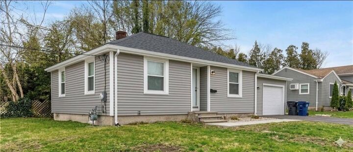 Property Photo:  6 Seneca Street  RI 02886 