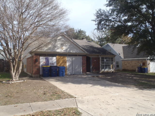 Property Photo:  325 Sunrose Ln  TX 78108 