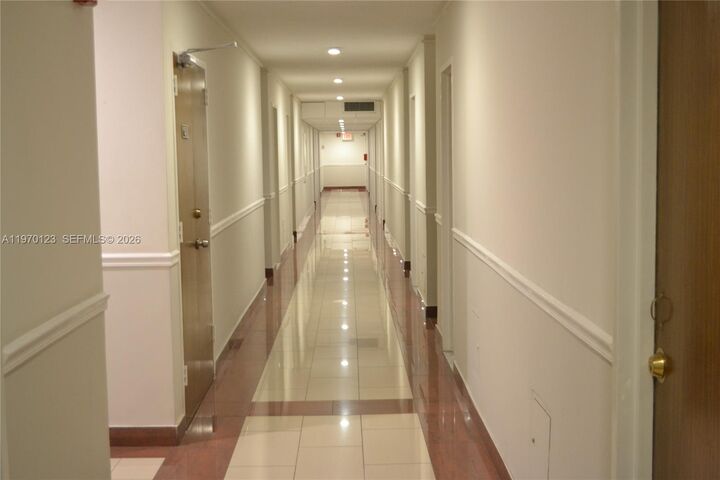 Property Photo:  2899 Collins Ave 440  FL 33140 