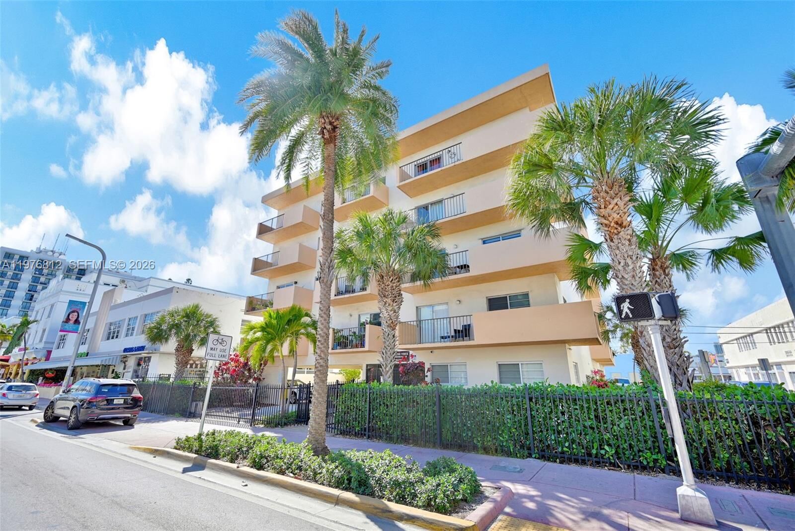 Property Photo:  1150 Collins Ave 405  FL 33139 