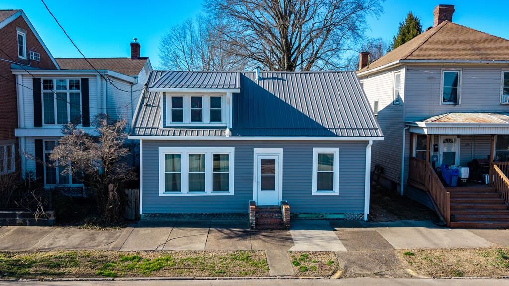 Property Photo: 334 3rd Ave OH 45631