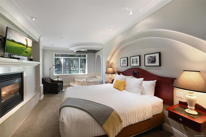 Property Photo: 366 Clubhouse Dr 603/604 A BC V9N 9G3