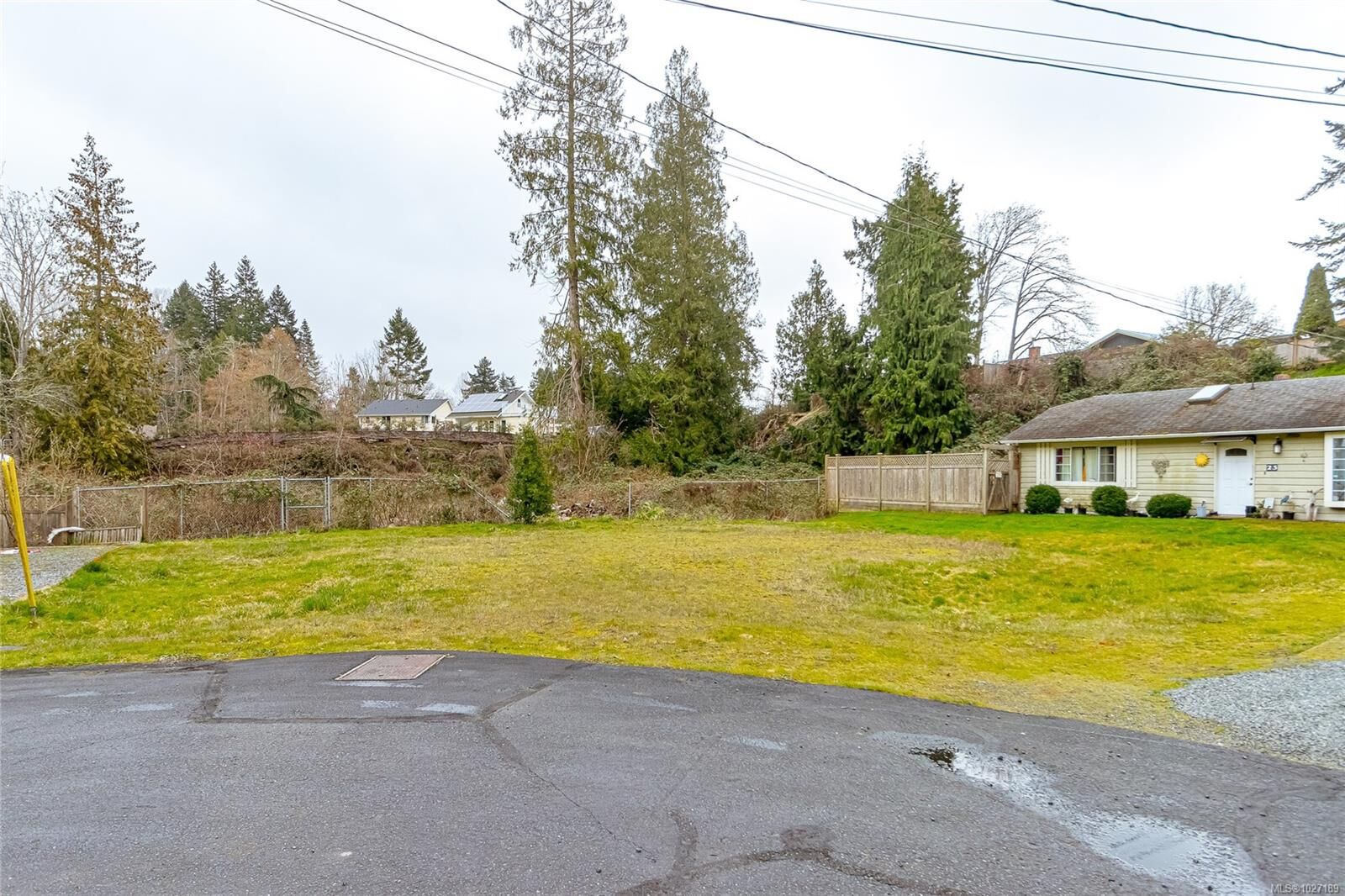 Property Photo: 493 Pioneer Cres #24 BC V9P 1V2