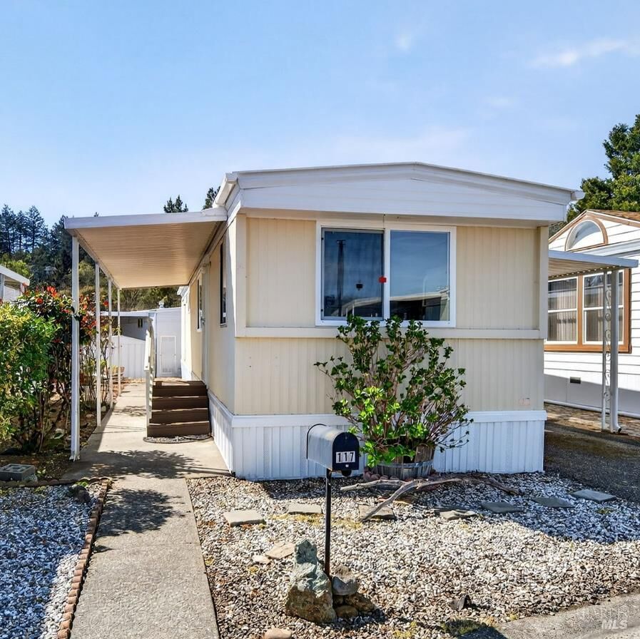 Property Photo: 117 Oakwood Lane CA 95409