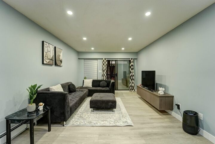 Property Photo: 33450 George Ferguson Way 202 BC V2S 2L8