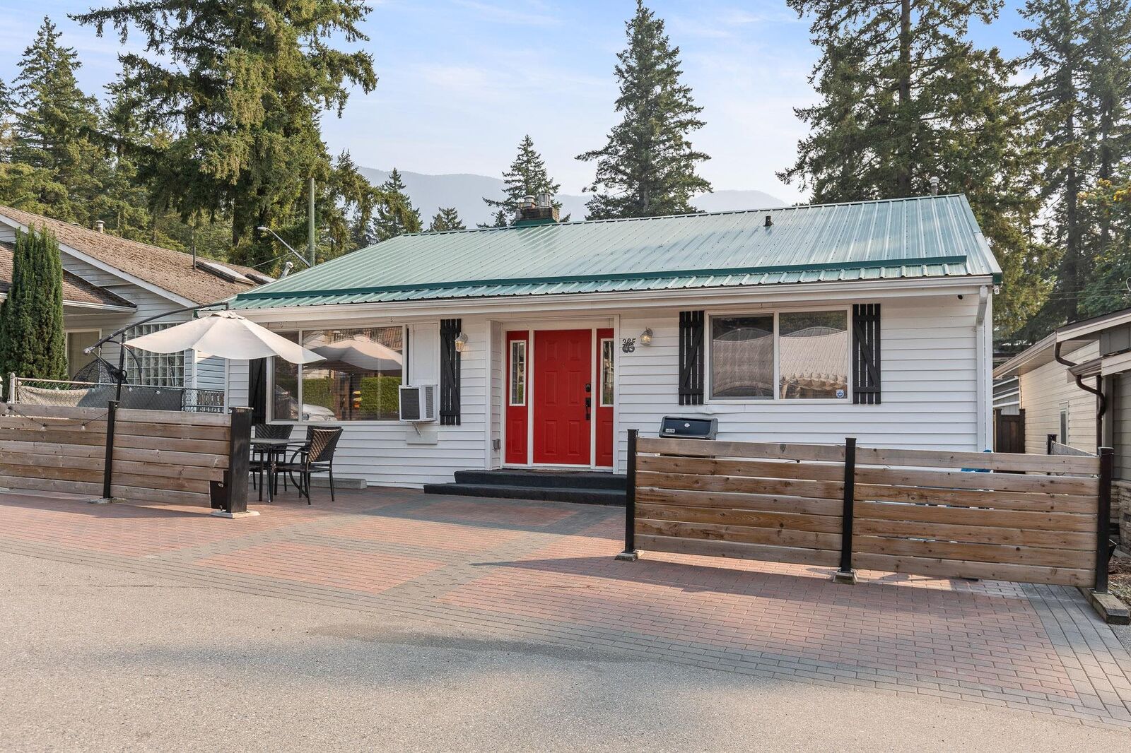 Property Photo: 395 Alder Street BC V2R 4Z1