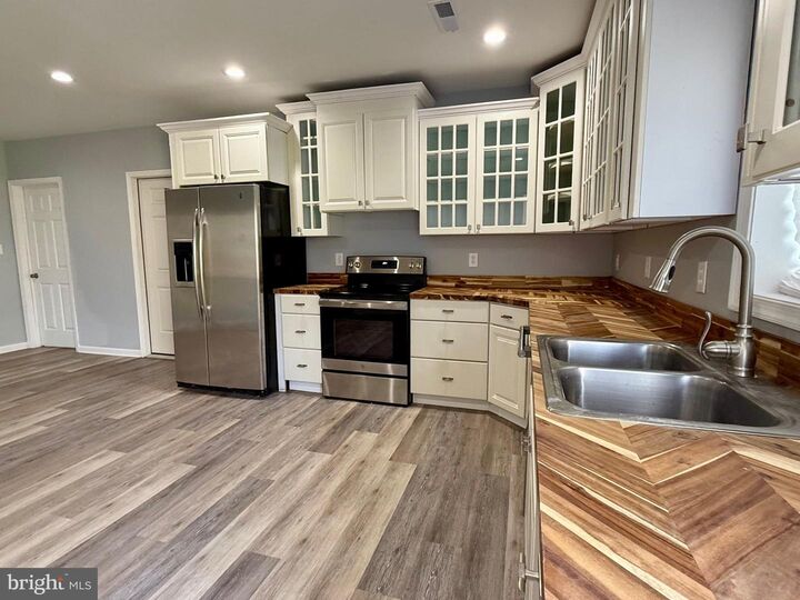 Property Photo:  46307 Rue Purchase Road C  MD 20653 