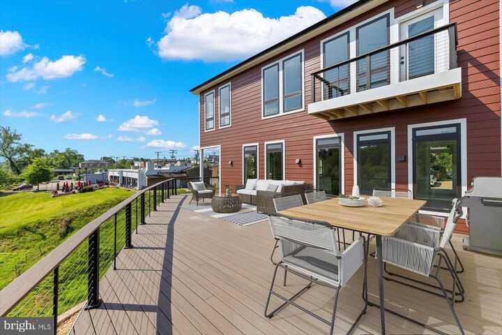 Property Photo: 1111 Sophia Street VA 22401