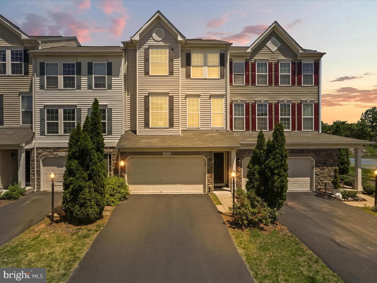 Property Photo:  42490 Franklin Benjamin Terrace  VA 20148 