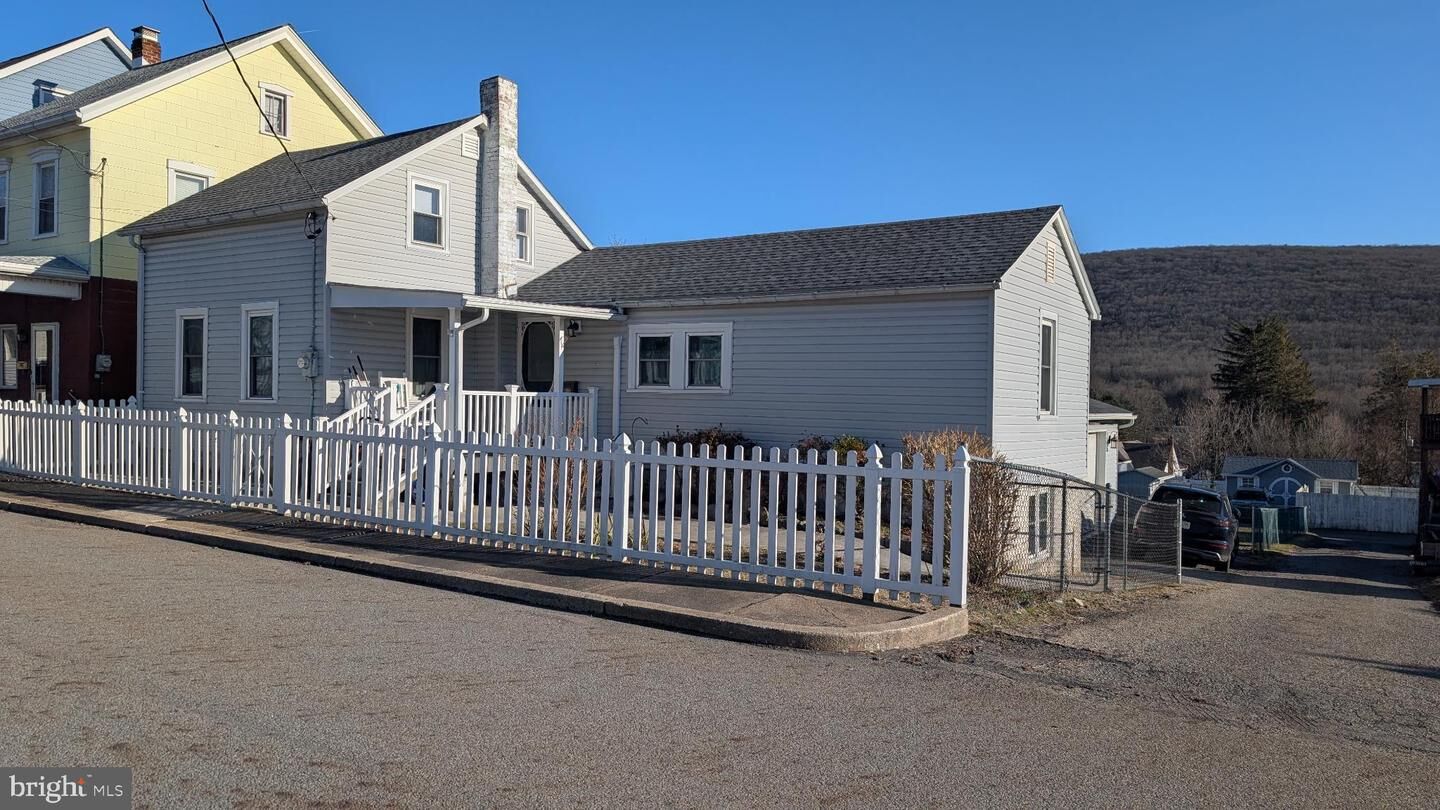 Property Photo:  210 E Spruce Street  PA 17098 