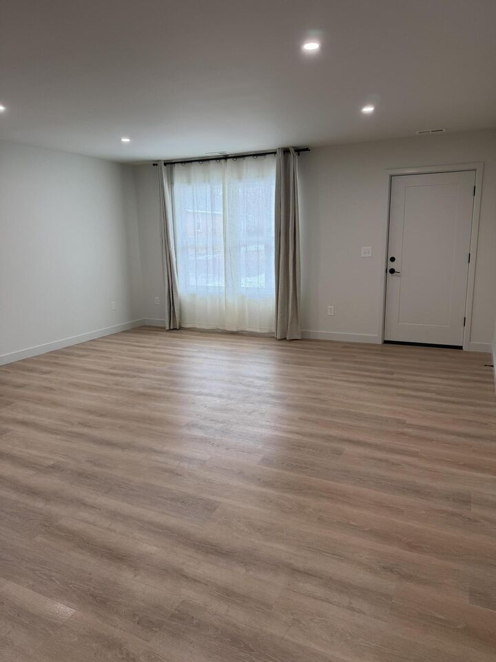 Property Photo:  1007 Jefferson St  MO 65203 