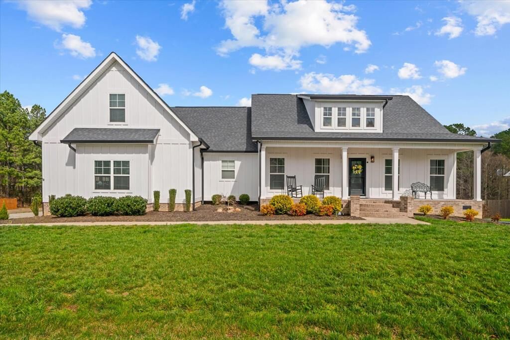 Property Photo:  318 Freedom Way  GA 30705 