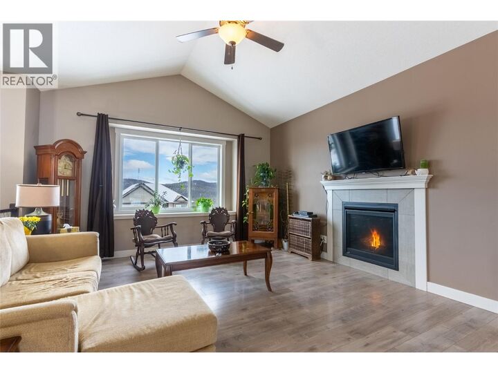 Property Photo: 425 Aralia Place BC V0K 1W0