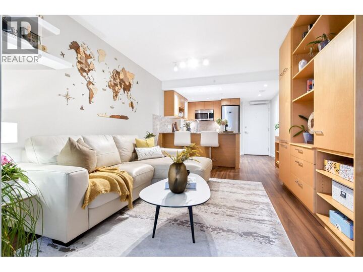 Photo de la propriété:  135 East 17th Street 413  BC V7L 0C4 