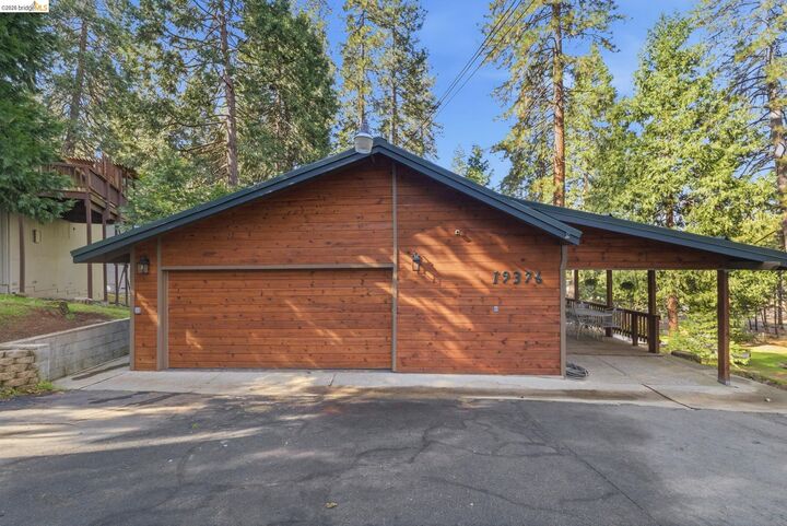 Property Photo: 19376 Poplar Cir CA 95383