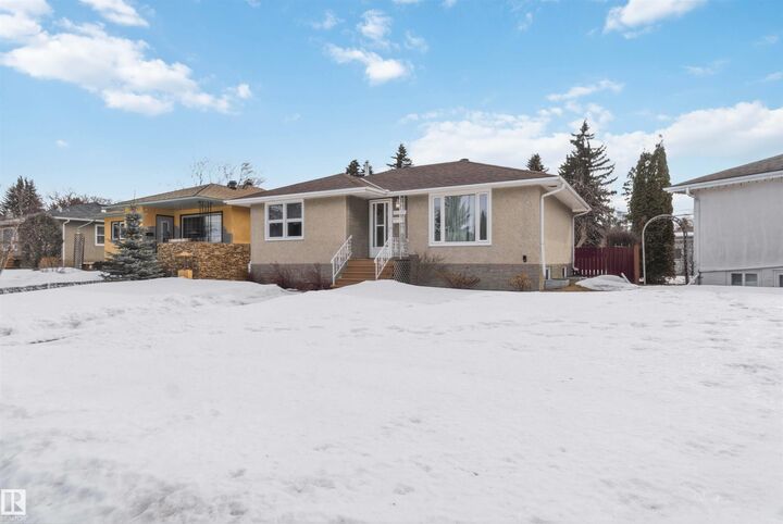 Photo de la propriété:  11307 115 Street NW  AB T5G 2V5 