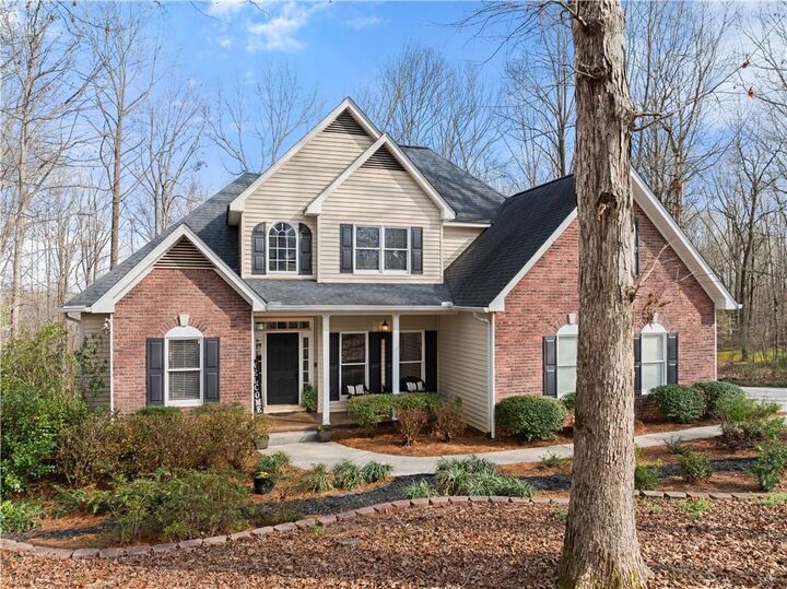 Property Photo: 5812 Shadow Oaks Drive GA 30564