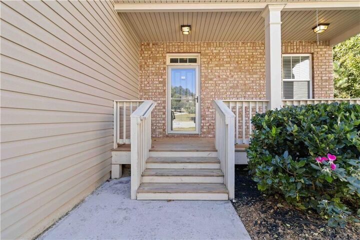 Property Photo:  100 Heritage Club Circle  GA 30132 