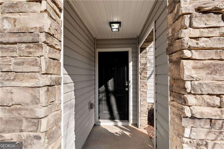 Property Photo:  1222 W Oaks Way  GA 30188 