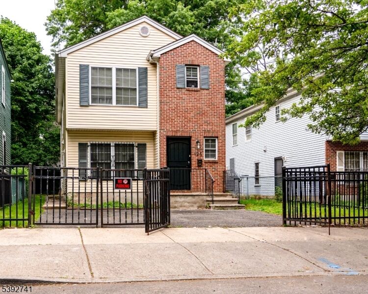 Property Photo: 125 S 8th St NJ 07107