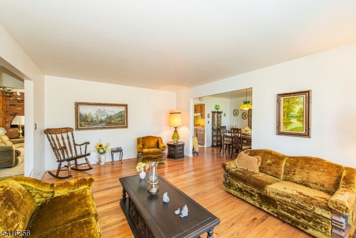 Property Photo:  6 Darlene Ct  NJ 07869 