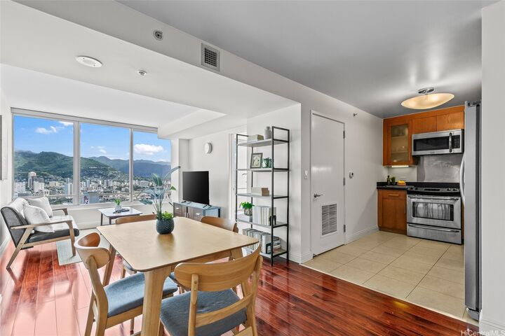 Property Photo:  1009 Kapiolani Boulevard 3701 - 2.25% Assumable  HI 96814 