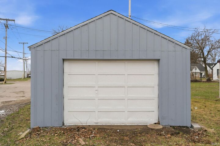 Property Photo:  2021 Carlton Avenue  IN 46802 