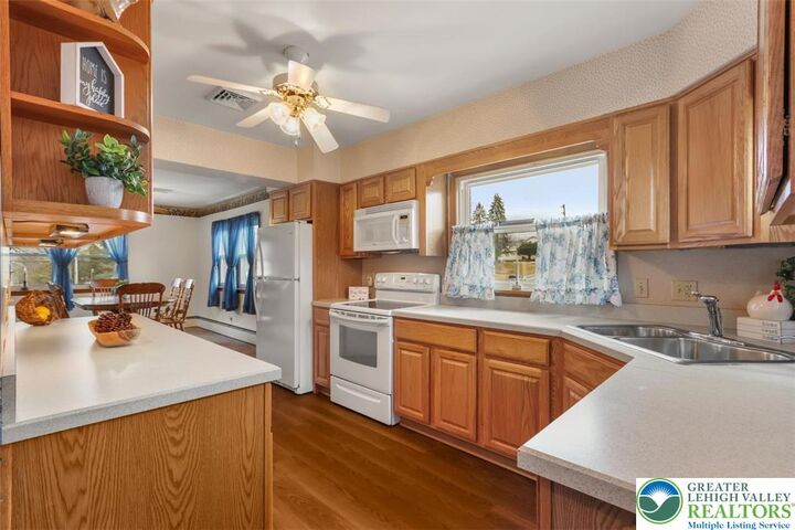 Property Photo:  1902 Richmond Road  PA 18040 