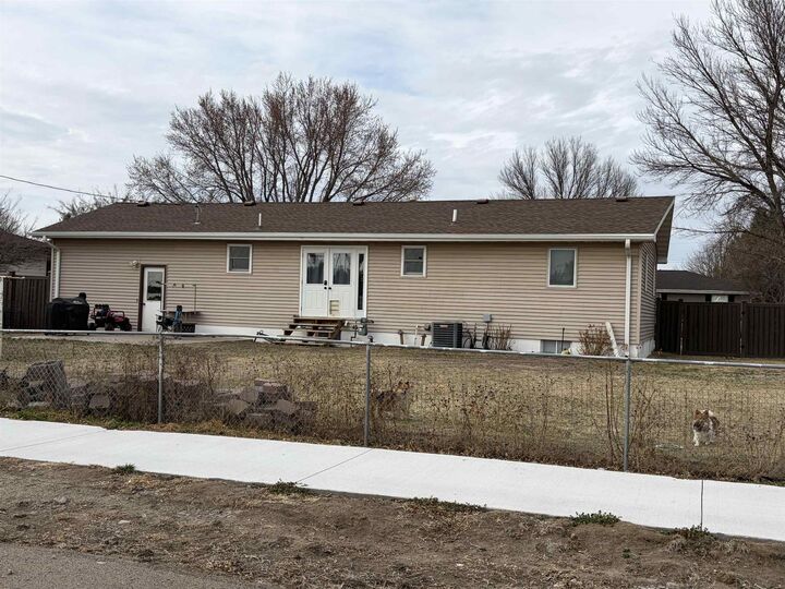 Property Photo: 1511 2nd Street NE 69165