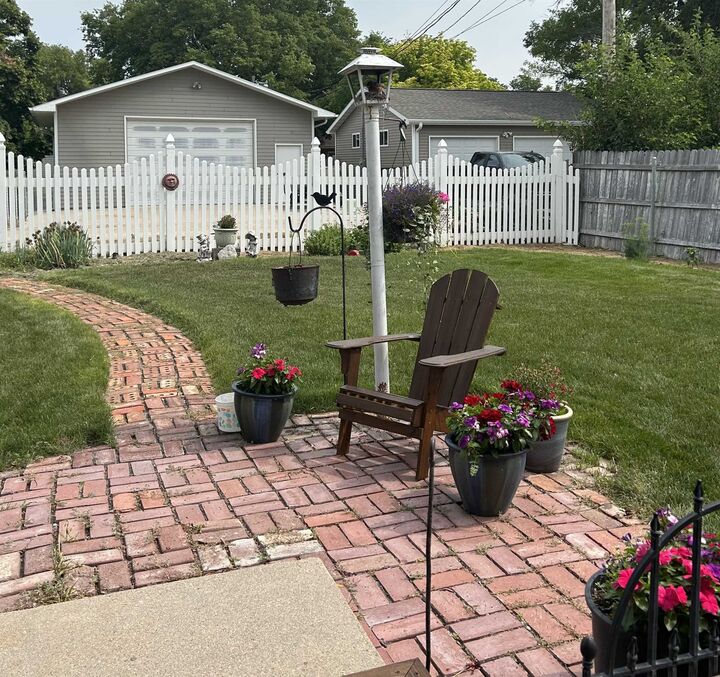 Property Photo:  1307 Burlington Blvd  NE 69101 