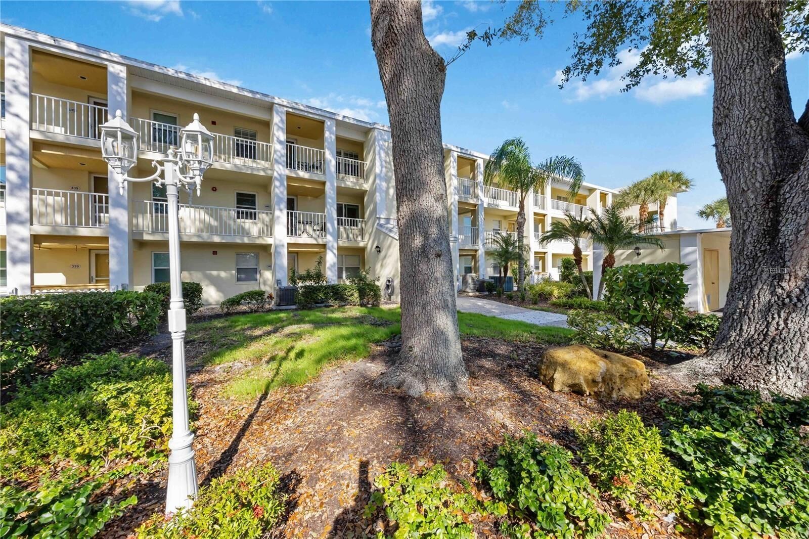 Property Photo:  433 Cerromar Lane 440  FL 34293 