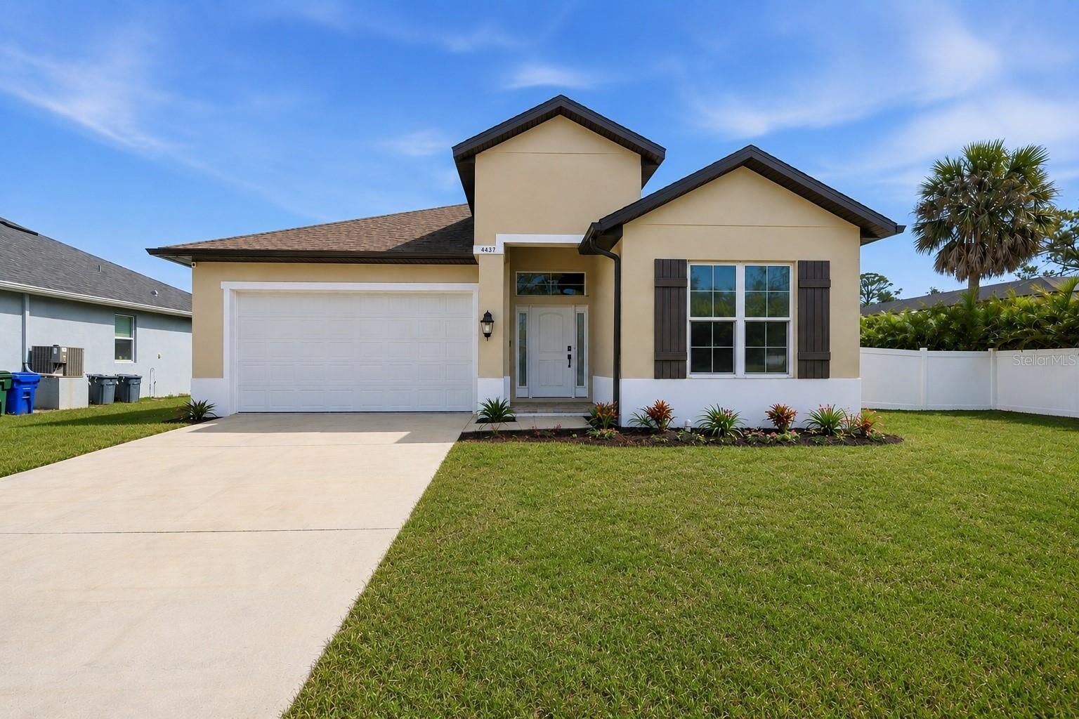 Property Photo: 4437 Meridian Road FL 34293