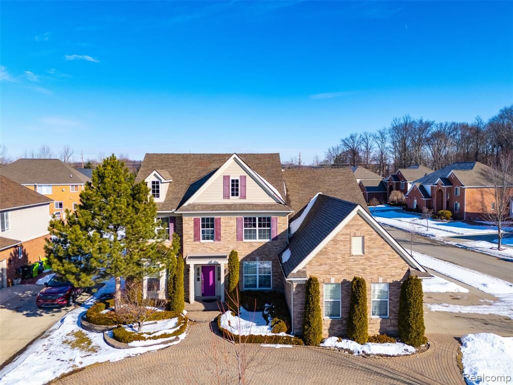Property Photo:  42575 Silverwood Drive  MI 48314 2942 