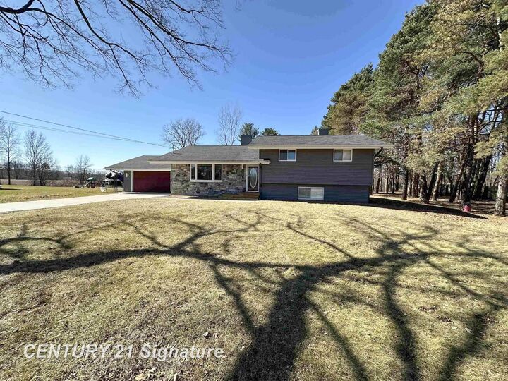 Property Photo:  7151 N Elms Road  MI 48433 