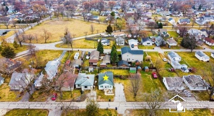 Property Photo:  3159 Maplewood Street  MI 48162 