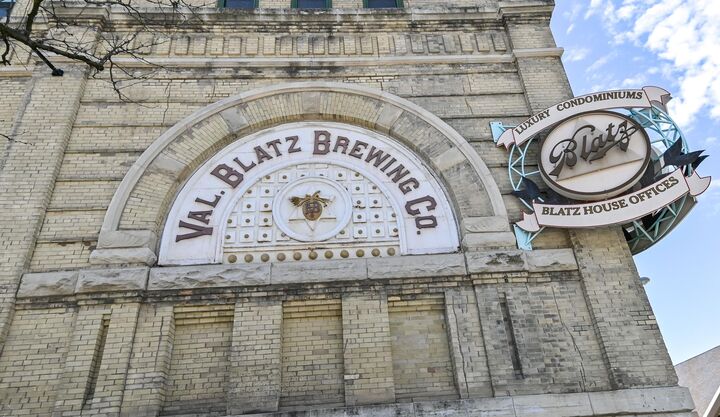 Property Photo:  270 E Highland Ave 224  WI 53202 