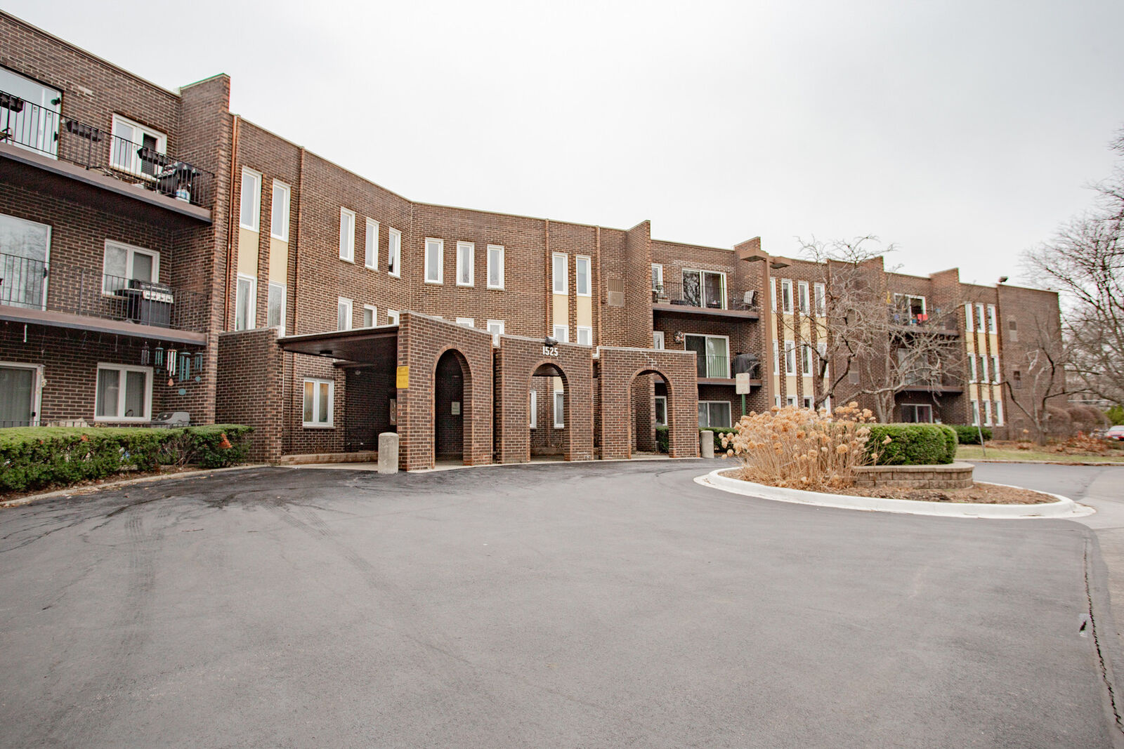 Property Photo:  1525 Sander Court 108  IL 60090 