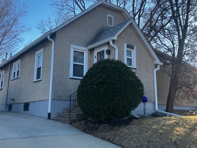 Property Photo: 425 E Dakota Street IL 61362