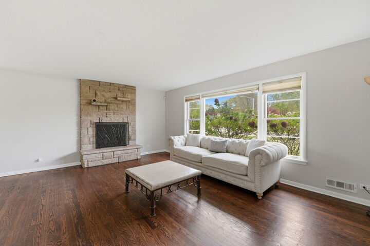 Property Photo:  389 Michael John Drive  IL 60068 