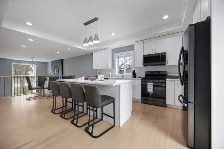 Property Photo:  0N112 Leonard Street  IL 60190 