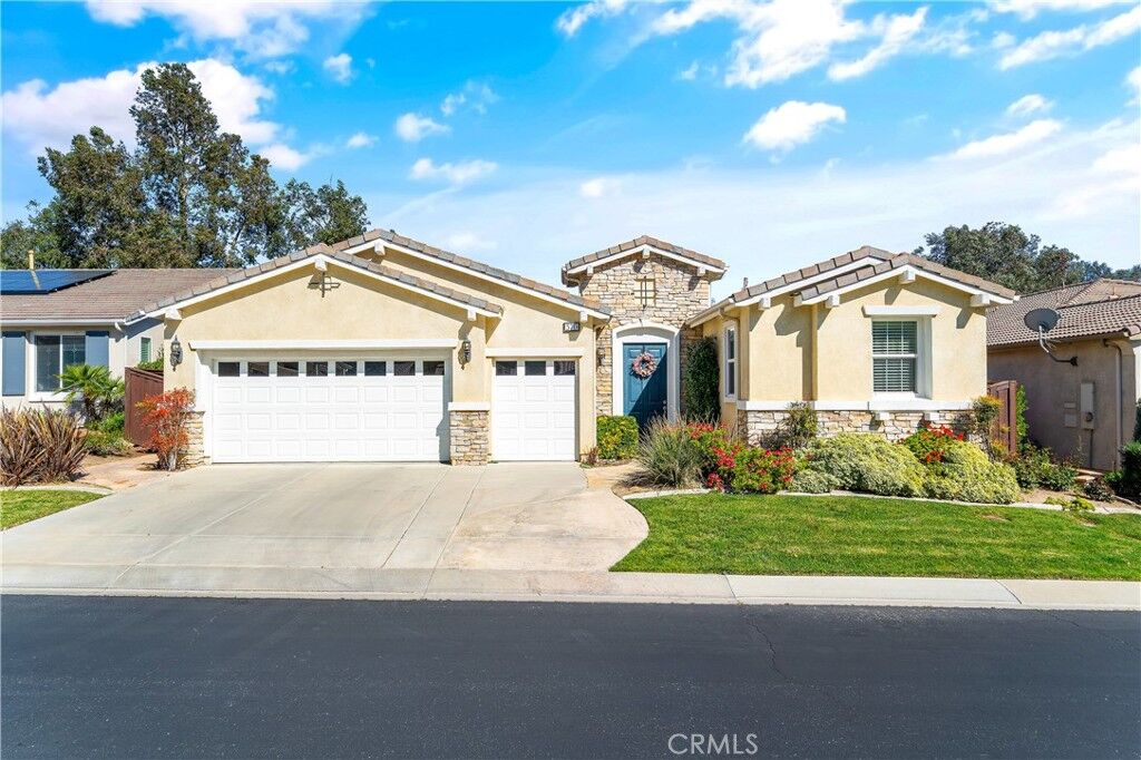 Property Photo:  570 Olazabal Dr  CA 92545 