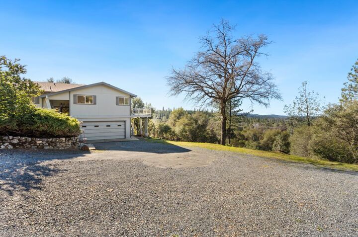 Property Photo: 11172 N Ponderosa Way CA 95975