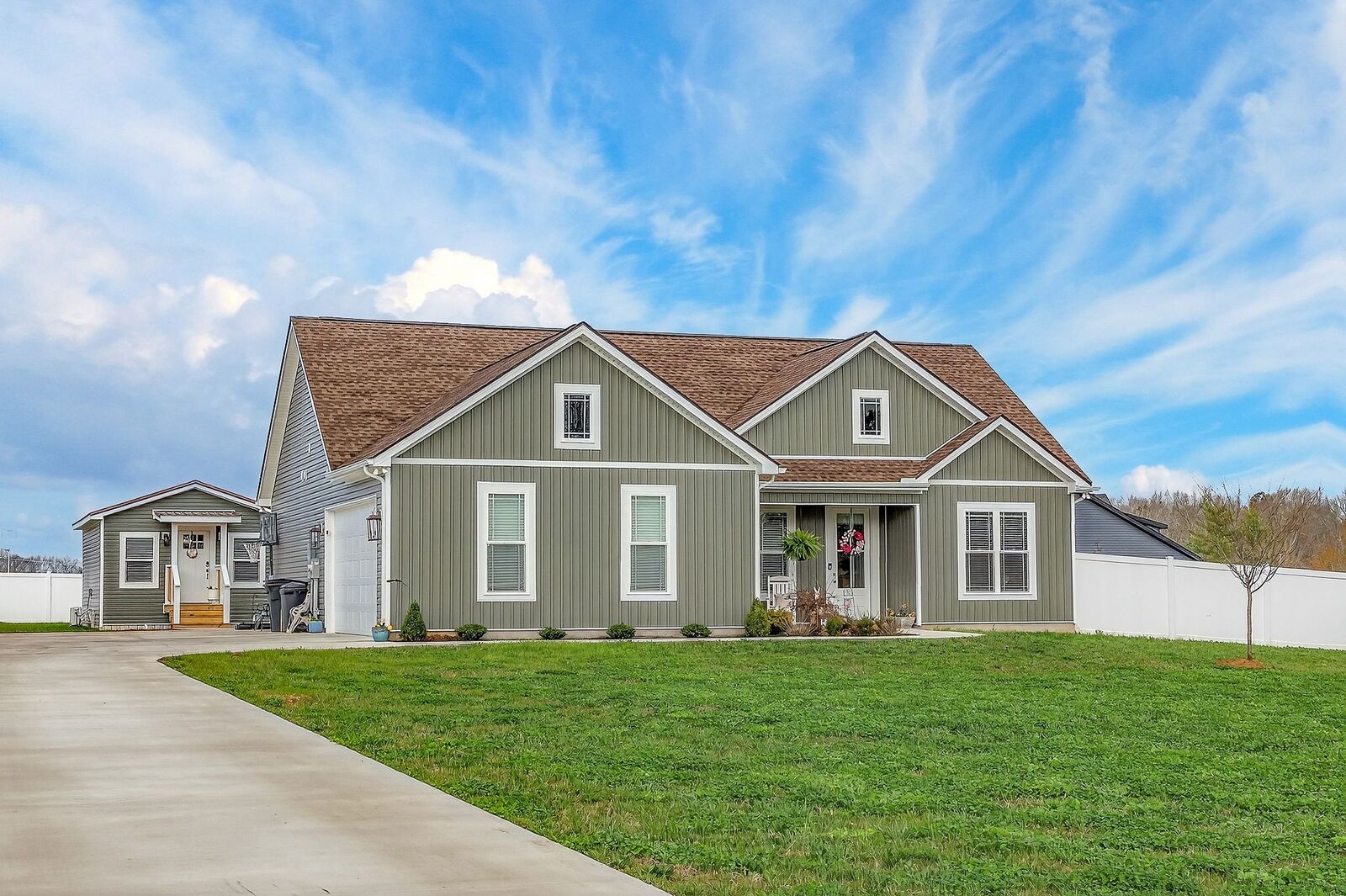 Property Photo: 1073 Arch Cope Rd TN 37357