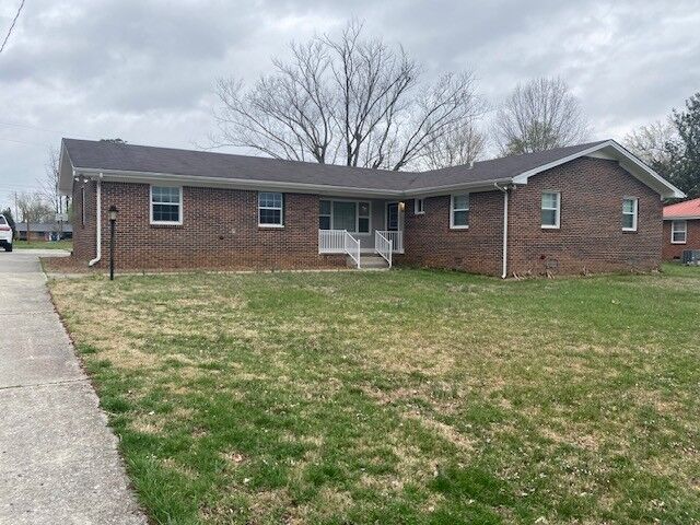 Property Photo:  607 Adams St  TN 37355 