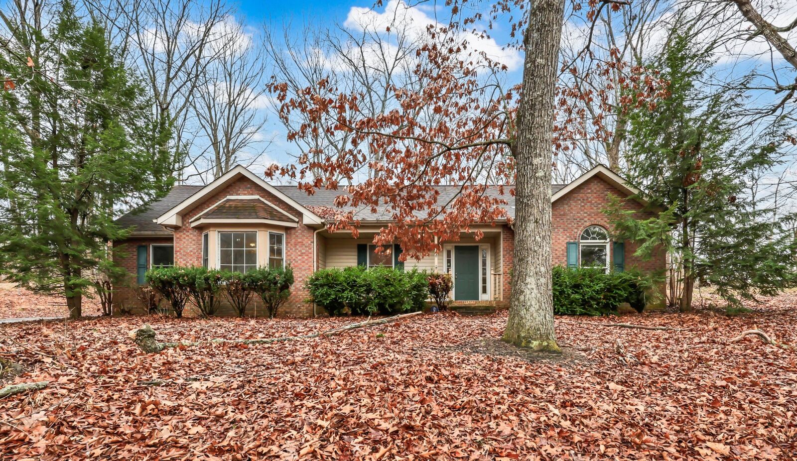 Property Photo: 930 Ridgewood Dr TN 37043