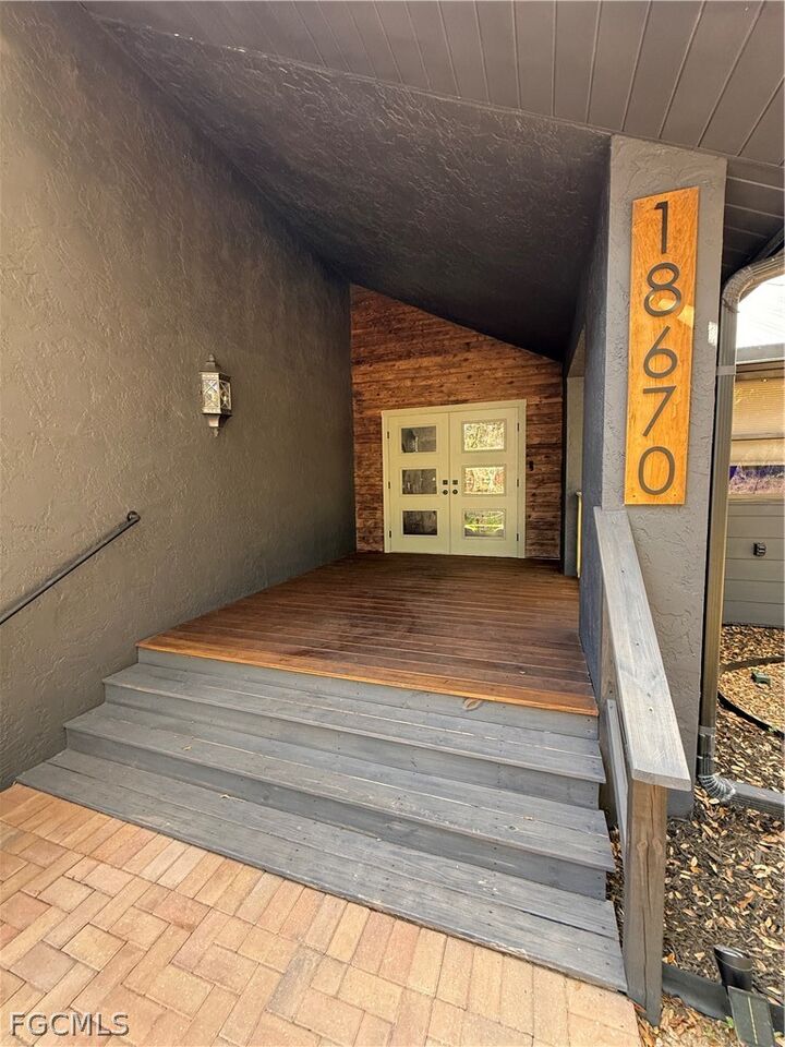 Property Photo:  18670 Telegraph Creek Lane  FL 33920 