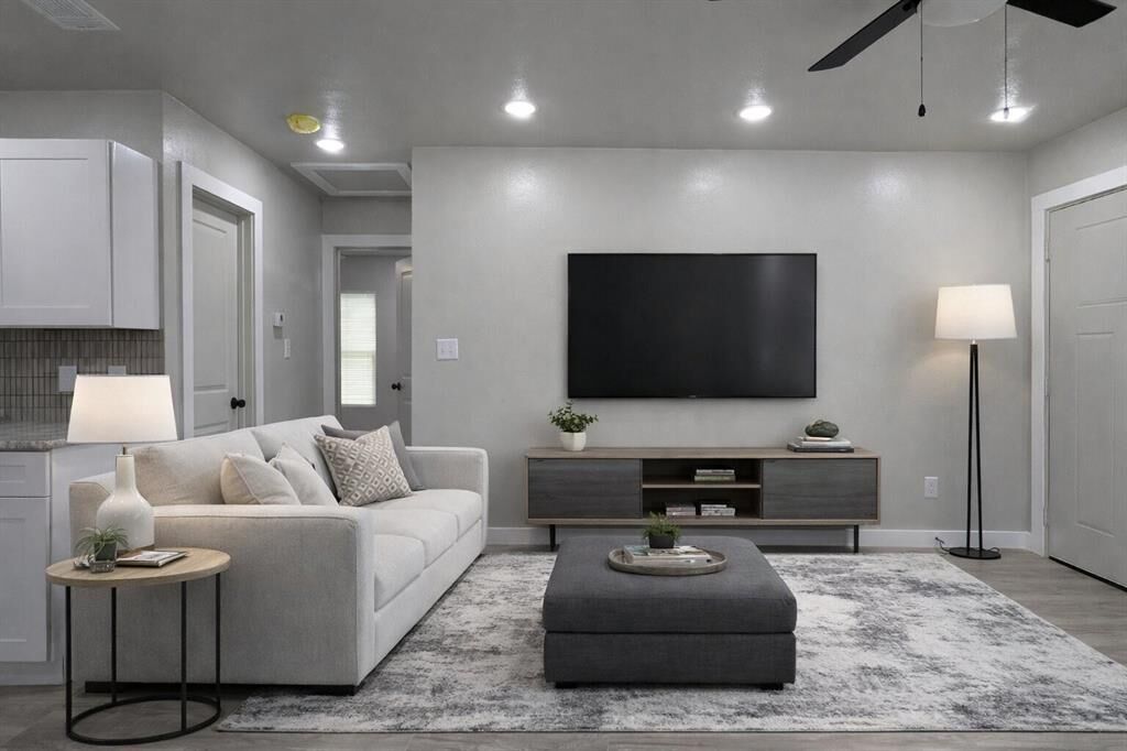 Property Photo:  2703 Marjorie Avenue  TX 75216 