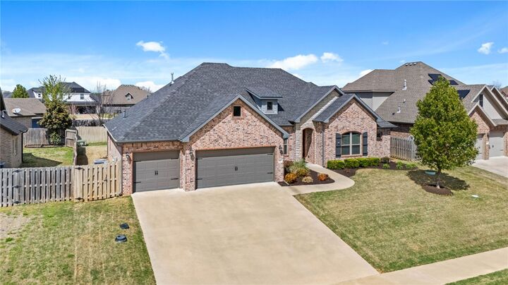 Property Photo:  807 Bellmara Circle  AR 72718 