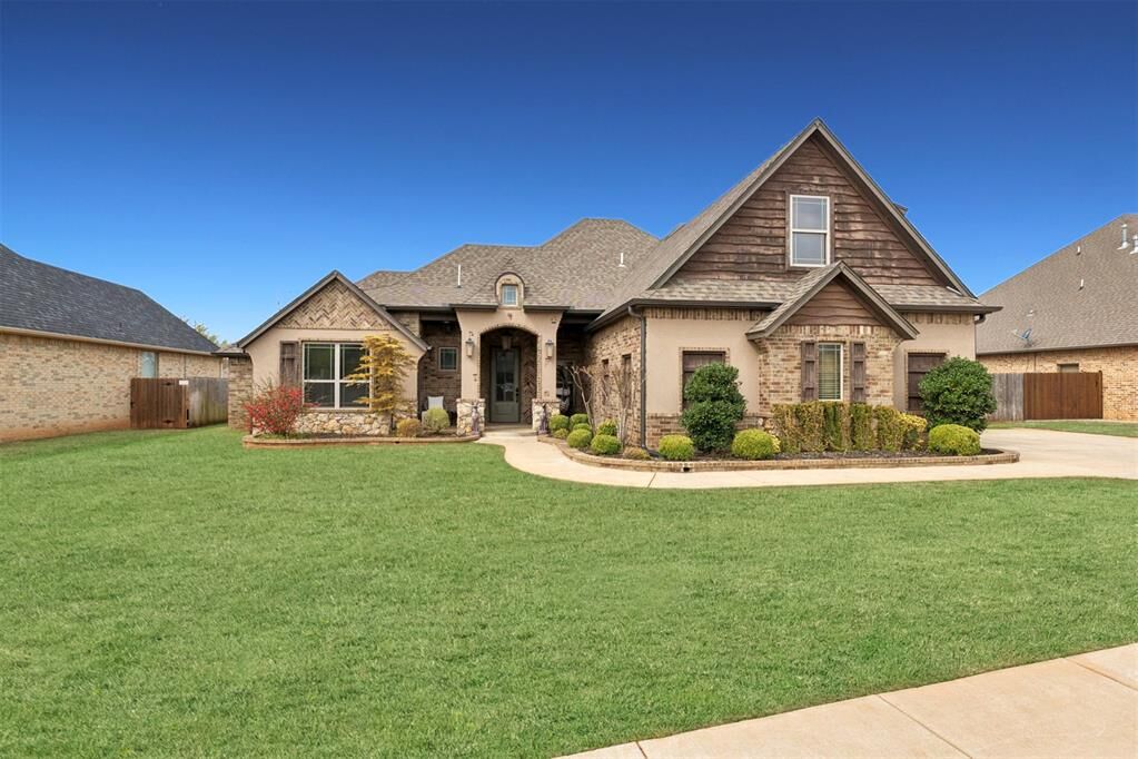 Property Photo:  4309 Bridge Wood Lane  OK 73179 